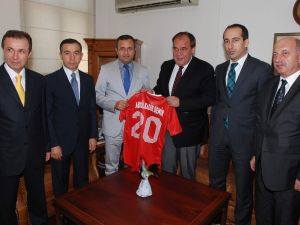 Tff Başkanı Demirören, Galatasaray’ın Şansının Sürdüğünü Söyledi