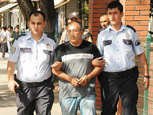 Eşini Ve Bebeğini Darp Eden Adam  Yakalandı