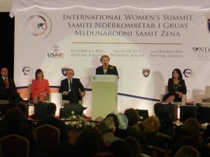 Kosova’da Uluslararası Kadınlar Zirvesi Düzenlendi