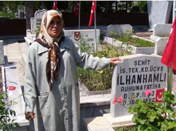 Şehit annesinden açılım tepkisi