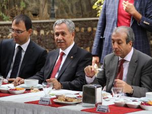 Arınç: “akçakale’nin Boşaltılması Diye Kesinlikle Böyle Bir Şey Yok”