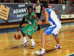 Pınar Karşıyaka, Gaziantep Büyükşehir Belediyesini 91-62 Geçmeyi Başardı