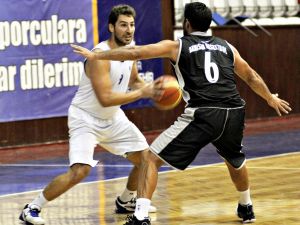 Pi Koleji: 81 - İzmir Büyükşehir Belediyespor: 78