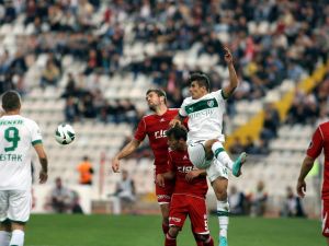 Bursaspor Zorlu Maçlar Öncesi Moral Kaybetti