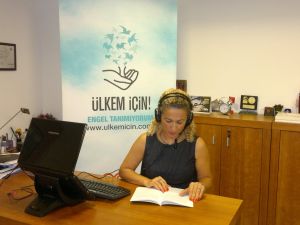 Arçelik A.ş. Çalışanları Görme Engelliler İçin Kitap Okuyor