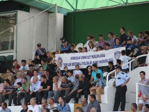 Kimsesiz Çocukların Maç Keyfi