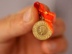 Altın Dur Durak Bilmiyor