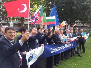 Bornova Belediye Başkanı Sındır Brükselde Konuştu: 2020ye Kadar Karbon Salınımını Yüzde 20 Azaltmayı Taahhüt Ediyoruz