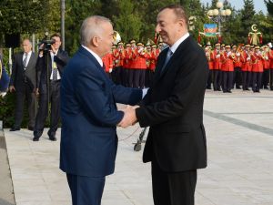 Özbekistan Cumhurbaşkanı Kerimov Baküde