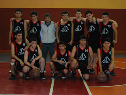 Genç Erkek Basketbol Maçları Nefes Kesiyor