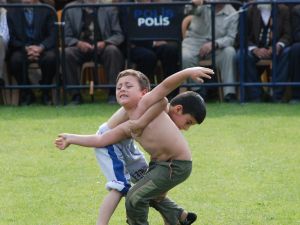 Minik Güreşçinin Gözyaşları