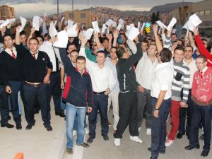 İzban Çalışanları Müdürlük Önünde Eylem Yaptı