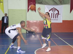 Fenerbahçe Ülker, Siirtte Dostluk Maçı Yaptı