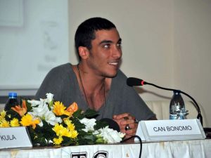 Can Bonomo Şiir Kitabı Çıkarıyor