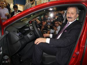 Bakan Çağlayan, Auto Show 2012 Fuarı’nı Açtı
