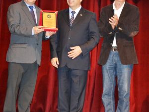 Amatör Spor Kulüpleri Federasyonundan Nedim Türkmen’e Teşekkür Plaketi