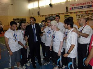Futsal’da Osmangazi Namağlup Şampiyon