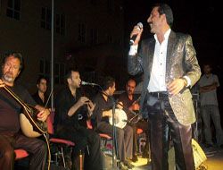 Latif Doğan Ekinözünü Coşturdu