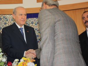 Mhp Lideri Bahçeli Partililerle Bayramlaştı