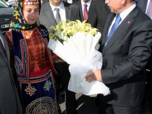 Milli Savunma Bakanı İsmet Yılmaz: