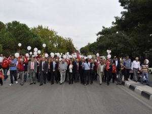Manisa’da Cumhuriyet Yürüyüşü