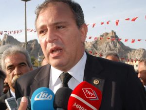 Tokat’ta Chp’liler Atatürk Anıtına Çelenk Koydu