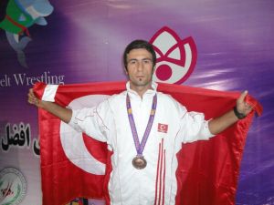 Yalovalı Ömer Allar Muay Taide Dünya Üçüncüsü Oldu