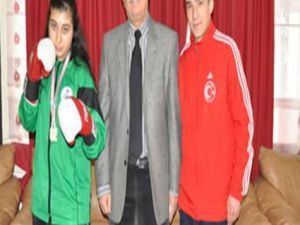 Milli Boksör Eyşegül Delibaş Polonya Yolcusu