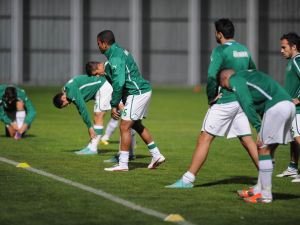 Bursaspor Yağmur Altında Çalıştı