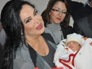 Türkan Şoray “cici Nine” Oldu