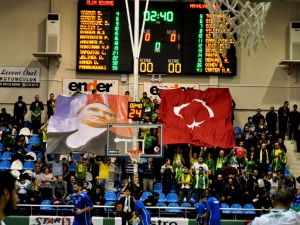 Olin Evinde Farklı Galip