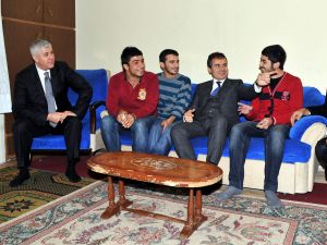 Bakan Kılıç’tan Öğrenci Evine Sürpriz Ziyaret