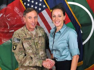 Eski Cıa Başkanı Petraeus Libya Hadisesini Anlatacak