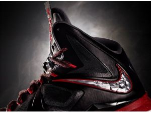 Lebron X Parıldıyor