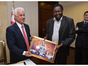 Cumhurbaşkanı Eroğludan Yabancı Gazetecilere Kıbrıs Brifingi