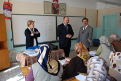 Akgül hafta sonunda da okullardaydı