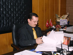 Sahne Tiyatroya Doymuyor!