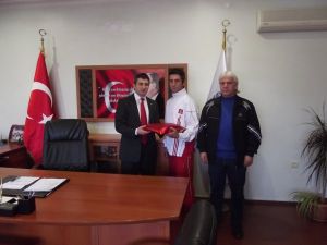 Şampiyonlar Mete’yi Ziyaret Etti
