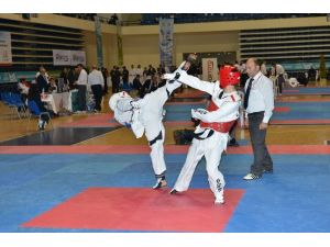 2. Uluslararası Taekwondo Turnuvası Başladı