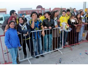 Fenerbahçeye Eskişehirde Coşkulu Karşılama