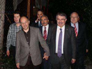 Bakan Şahinden Bakan Akdağa Taziye Ziyareti