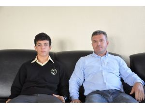 Nazilli Belediye Başkanı Haluk Alıcık, Milli Takıma Giren Mehmet Burak Balkır’ı Tebrik Etti