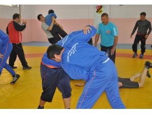 Esenlik Malatya Belediyespor’lu Güreşçiler, Türkiye Şampiyonasına Hazırlanıyor