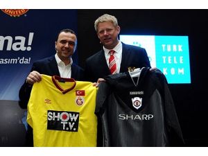 Arif Erdem Ve Peter Schmeichel Bir Araya Geldi