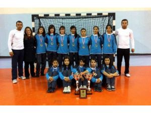Hokeyin Bay Ve Bayanlar Türkiye Şampiyonu, Akdora Gençlik Spor