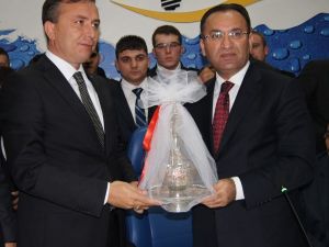 Bozdağ’dan, Muhalefet Liderlerine ‘kıstas’ Göndermesi