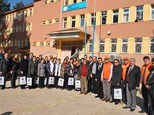 Özel Beyza Ortaokulu Yine Bir Okula El Uzattı