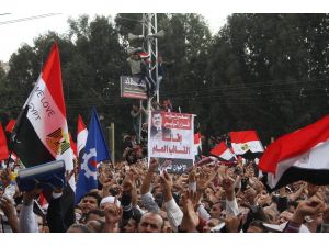 Mısır’da Halk Mursi’nin Anayasa Beyanına Destek Verdi