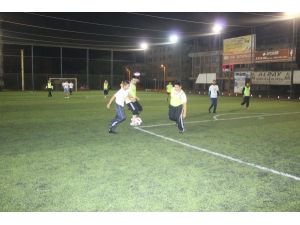Roman Çocuklarını Ve Akademisyenleri Futbol Bir Araya Getirdi