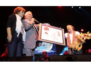 Posbıyık, Trabzonlular Taze Hamsi Yediğini Zannediyor